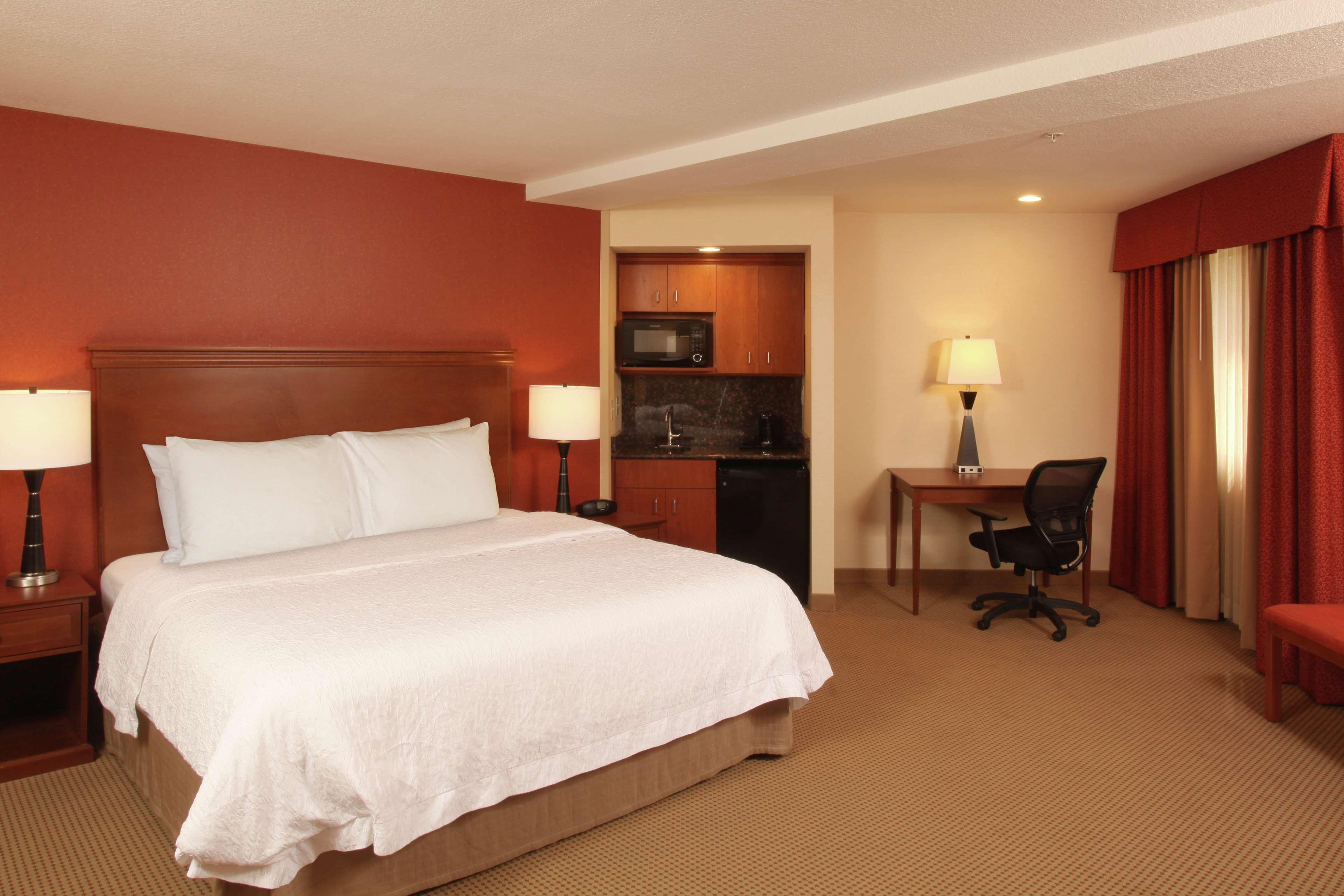 STUDIO, SUITE, KING BED