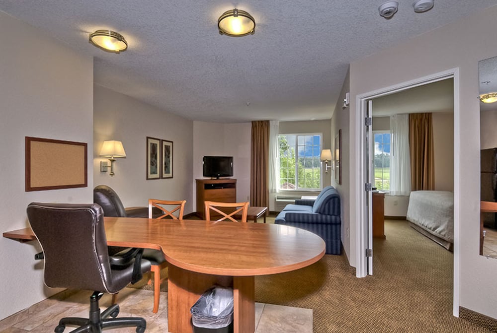 Candlewood Suites Burlington 27/33