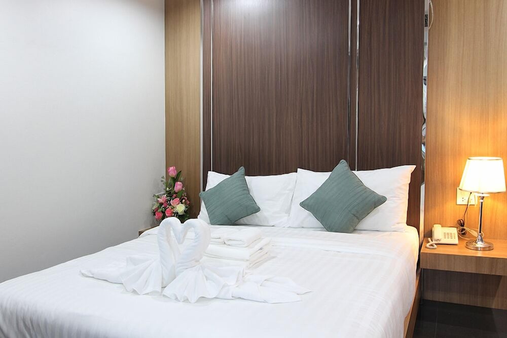 Thanburi Hotel 9/35