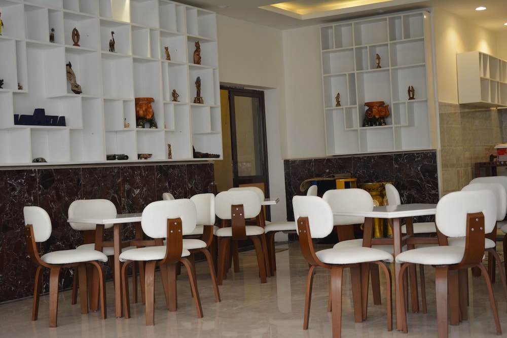 Aswan Plaza Corniche 37/55