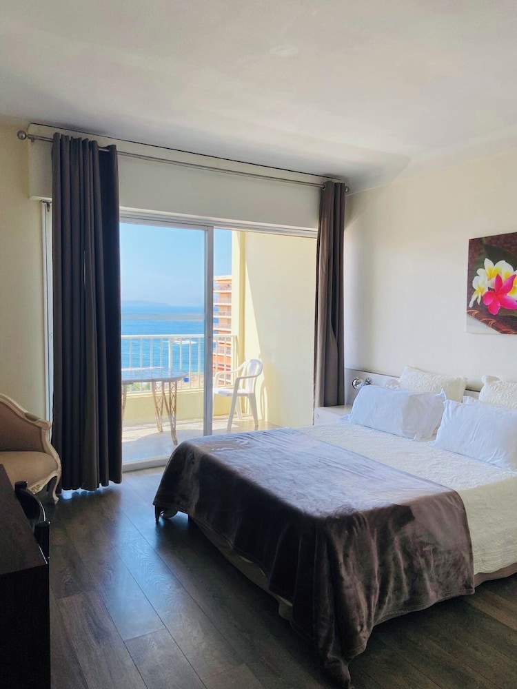 ROOM, DOUBLE BED, SEA VIEW