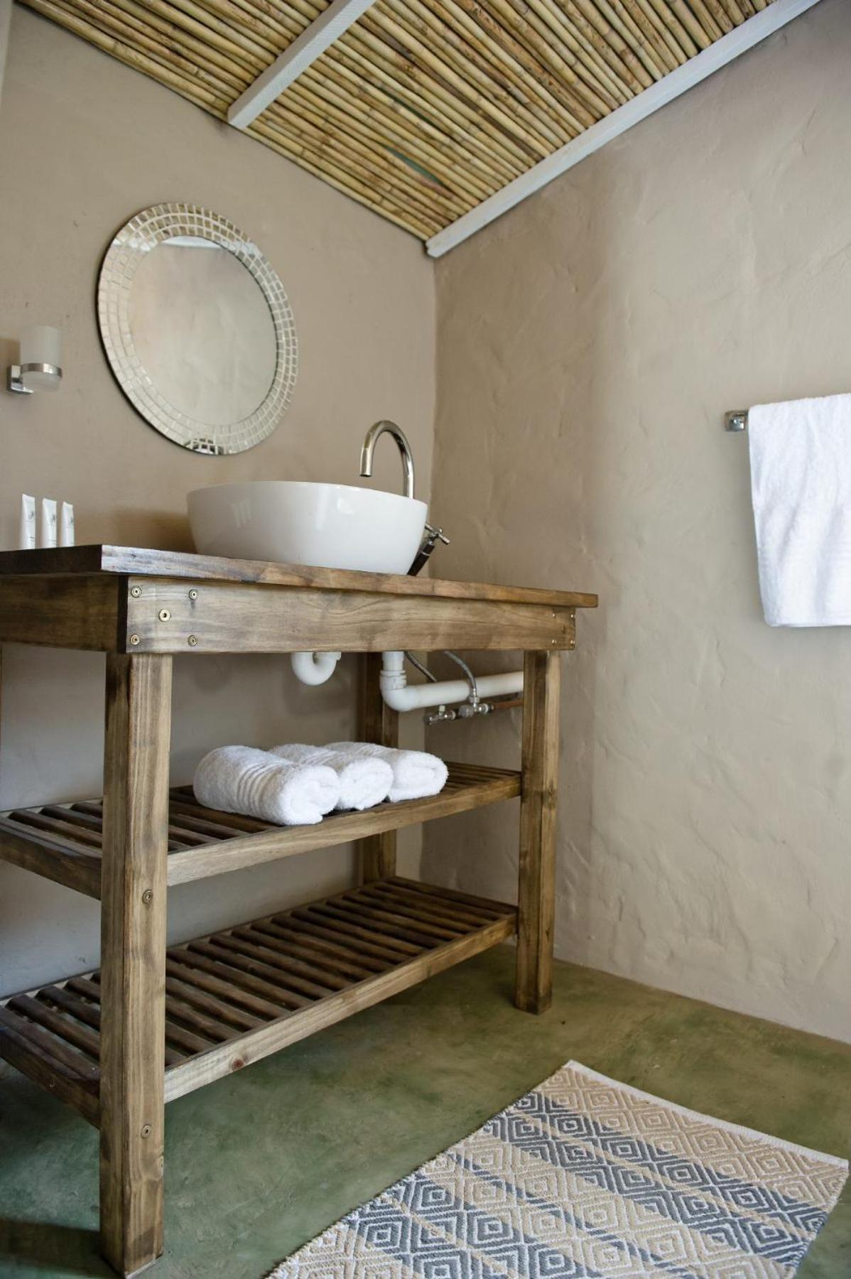 African Game Lodge 50/50