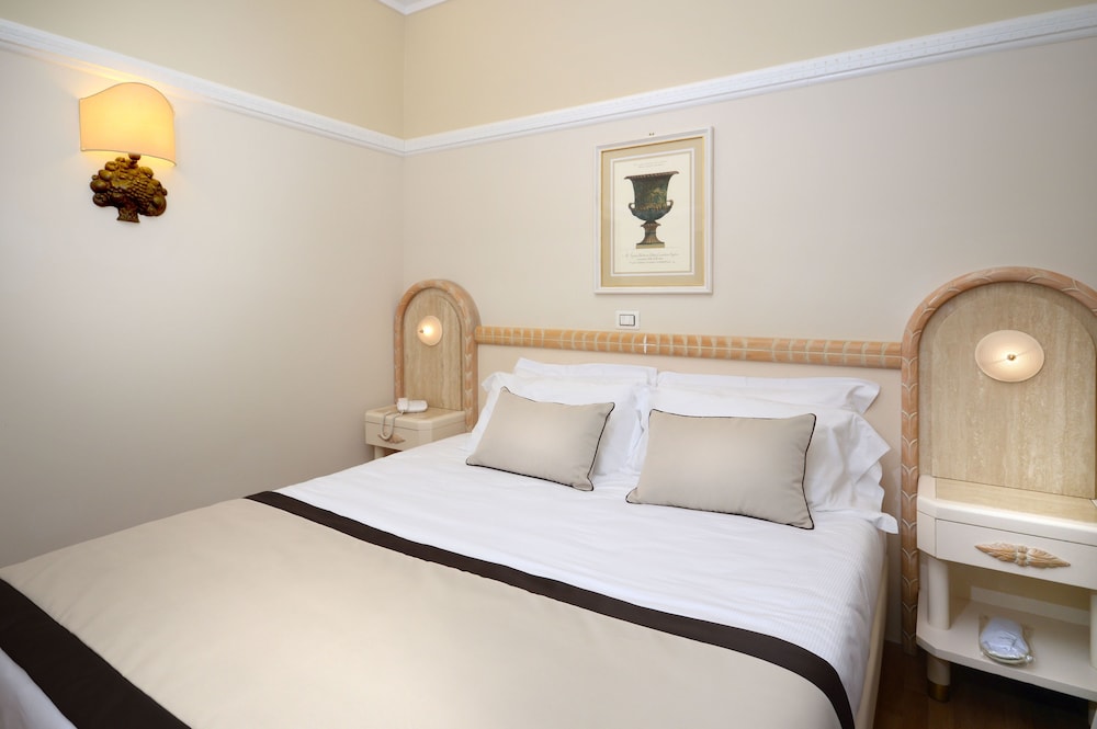 Grand Hotel Vittoria 12/71