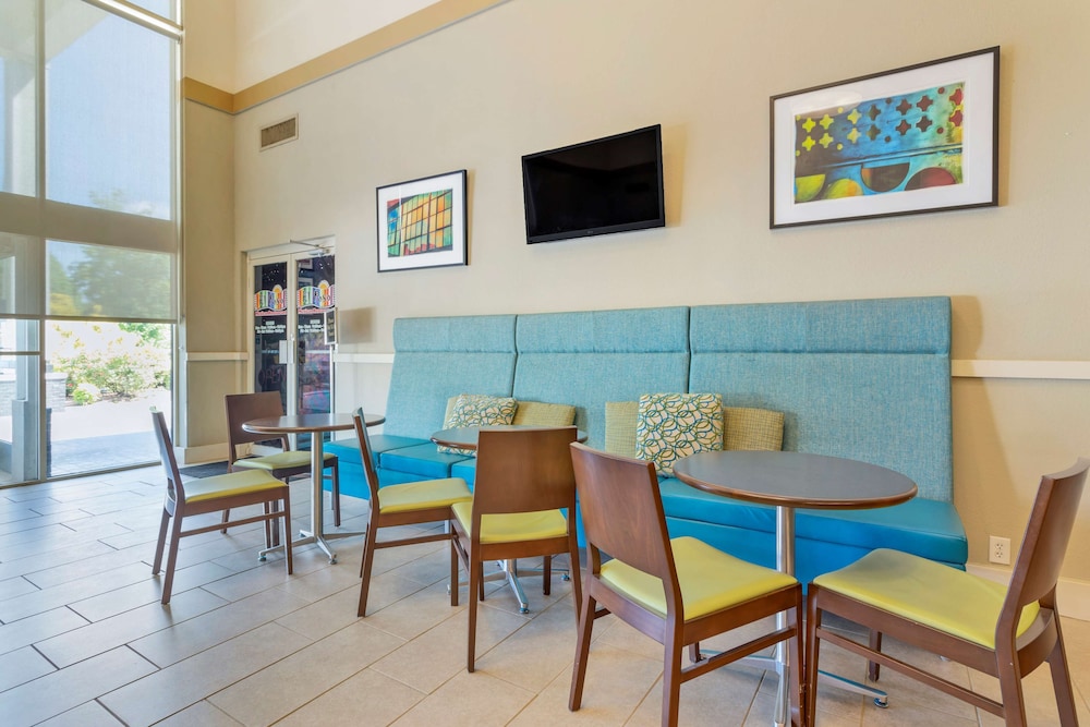 Best Western Hendersonville Inn 33/45