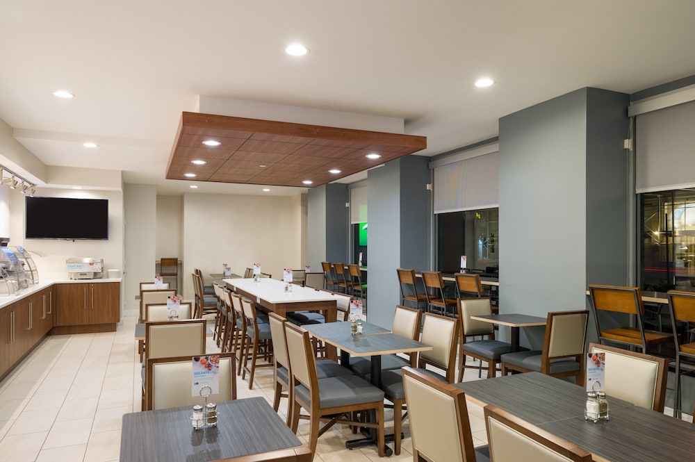 Holiday Inn Express - New York City Chelsea 40/50
