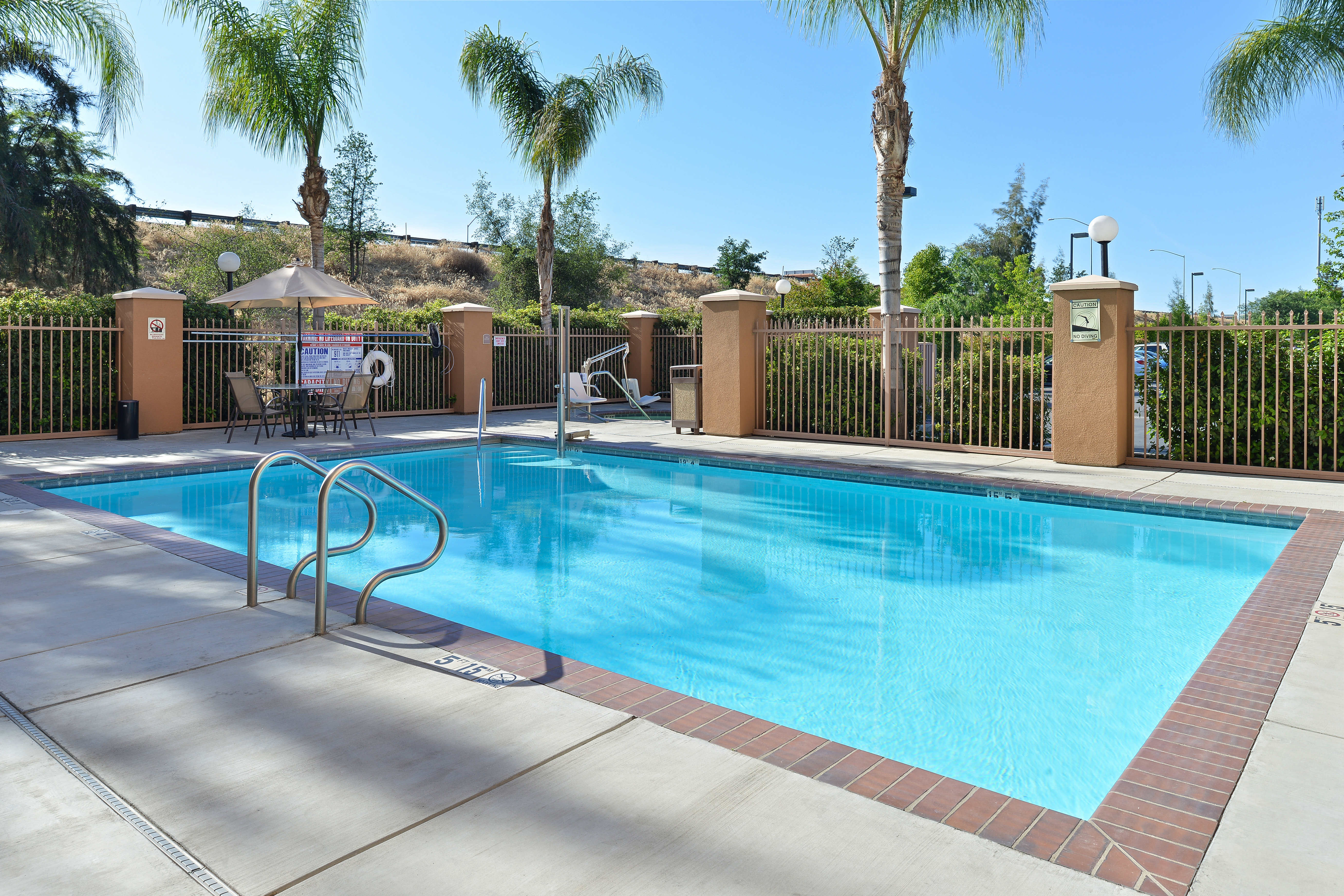 Holiday Inn Express Hotel And Suites Fresno River Park Hwy 41 34/50