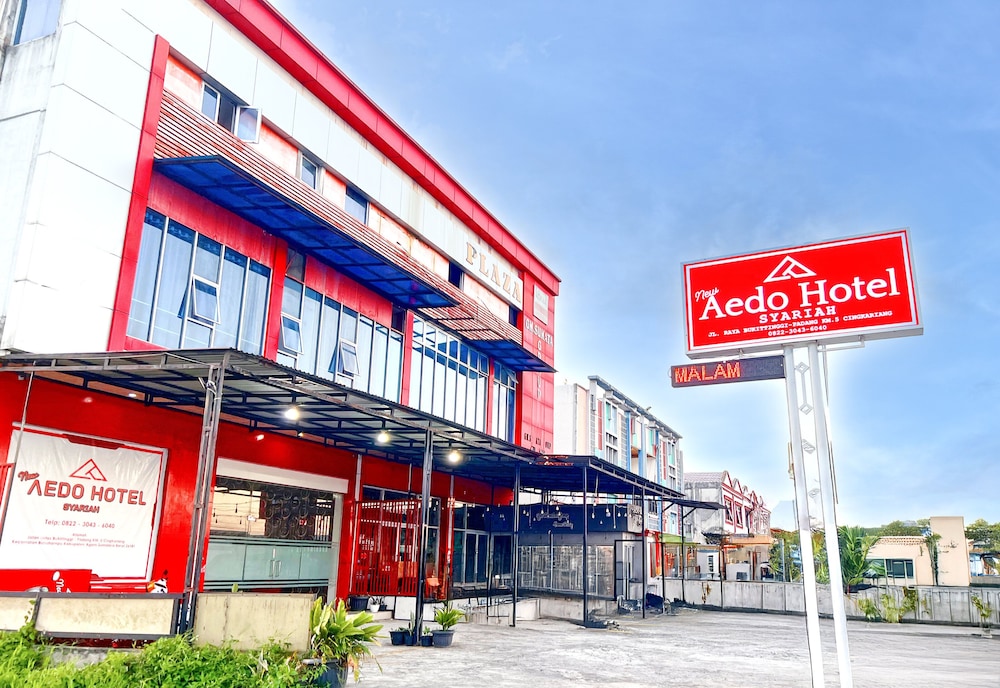 Hotel O Bukittinggi near Jam Gadang formerly New Aedo in Banuhampu