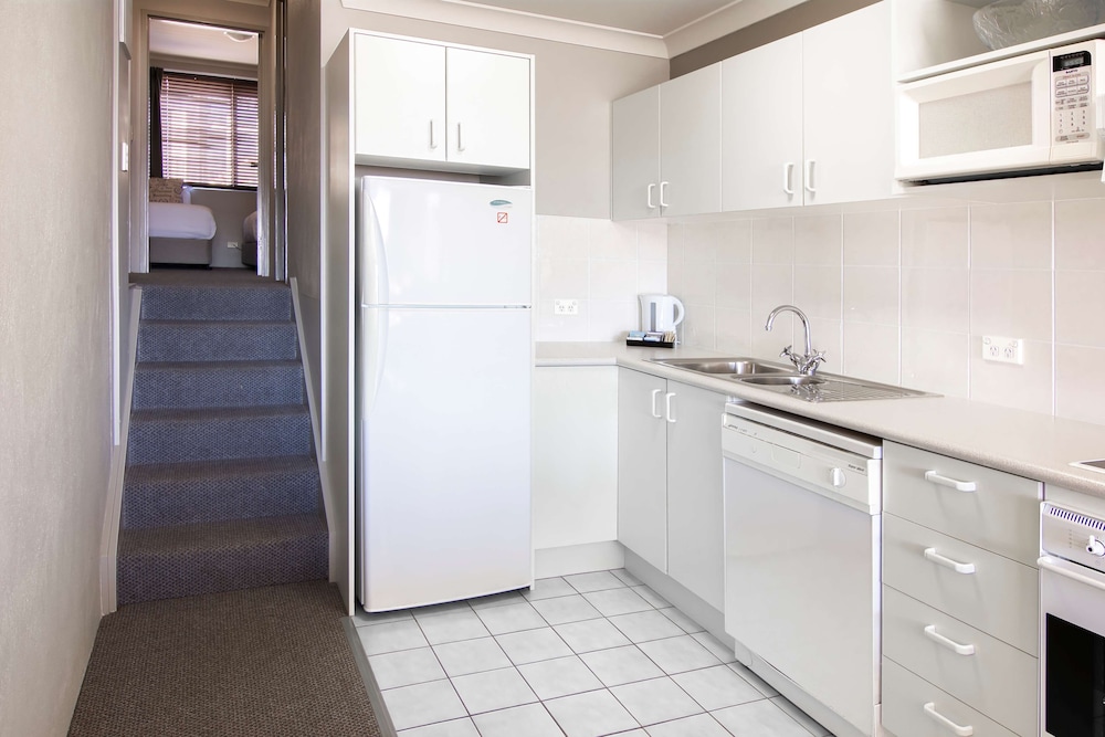 Horizons Lake Jindabyne 35/80