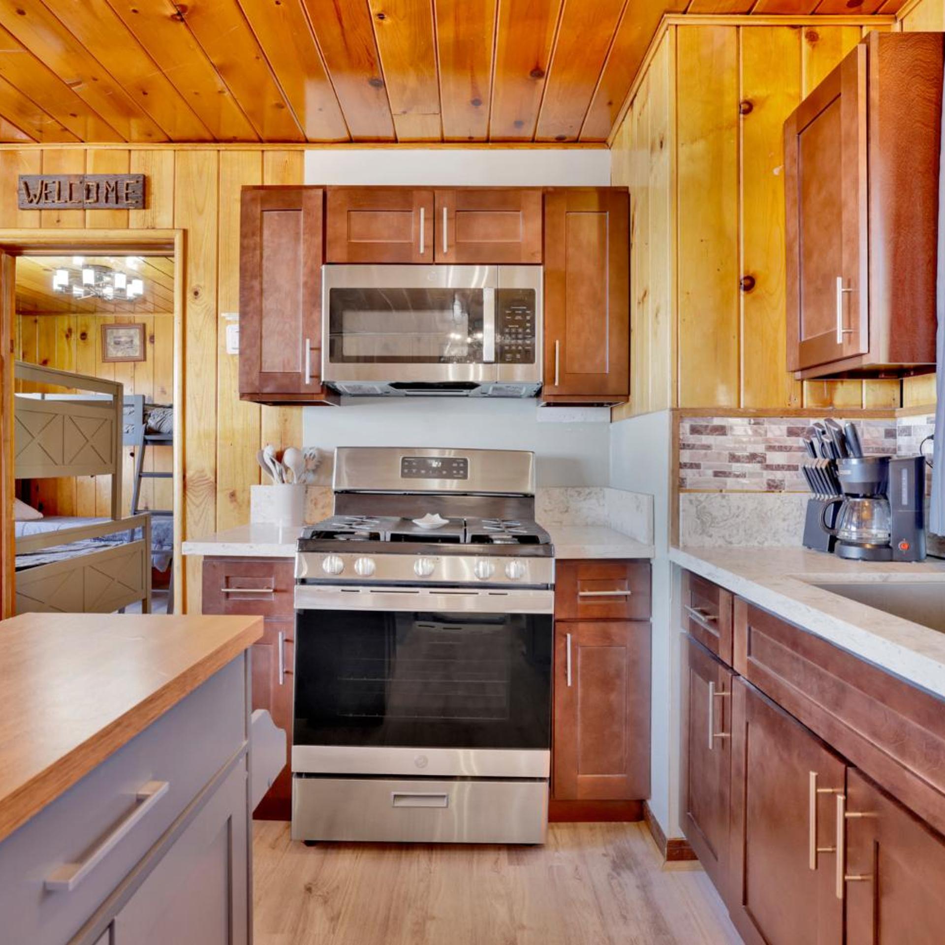Sunrise Lakefront Family Cabin by Big Bear Vacations 39/39