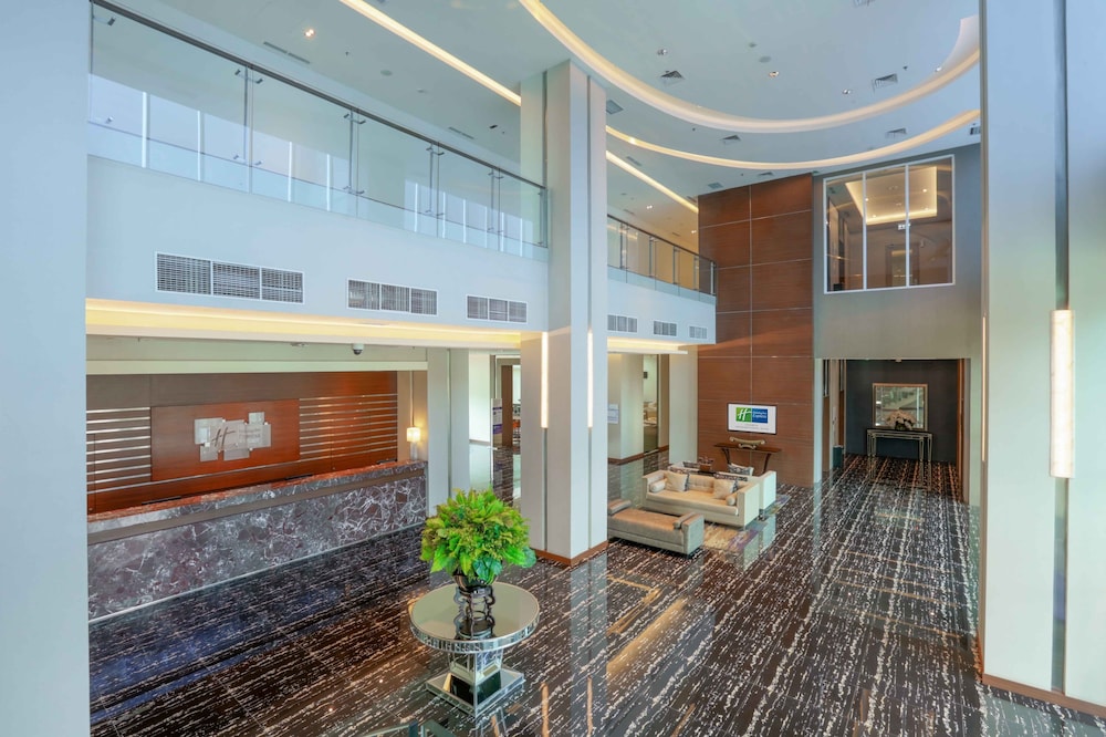 Holiday Inn Express Jakarta International Expo 11/75