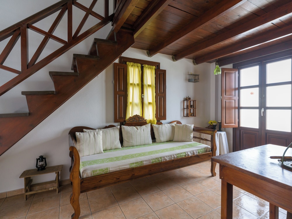 Anna Traditional Apartments 49/68