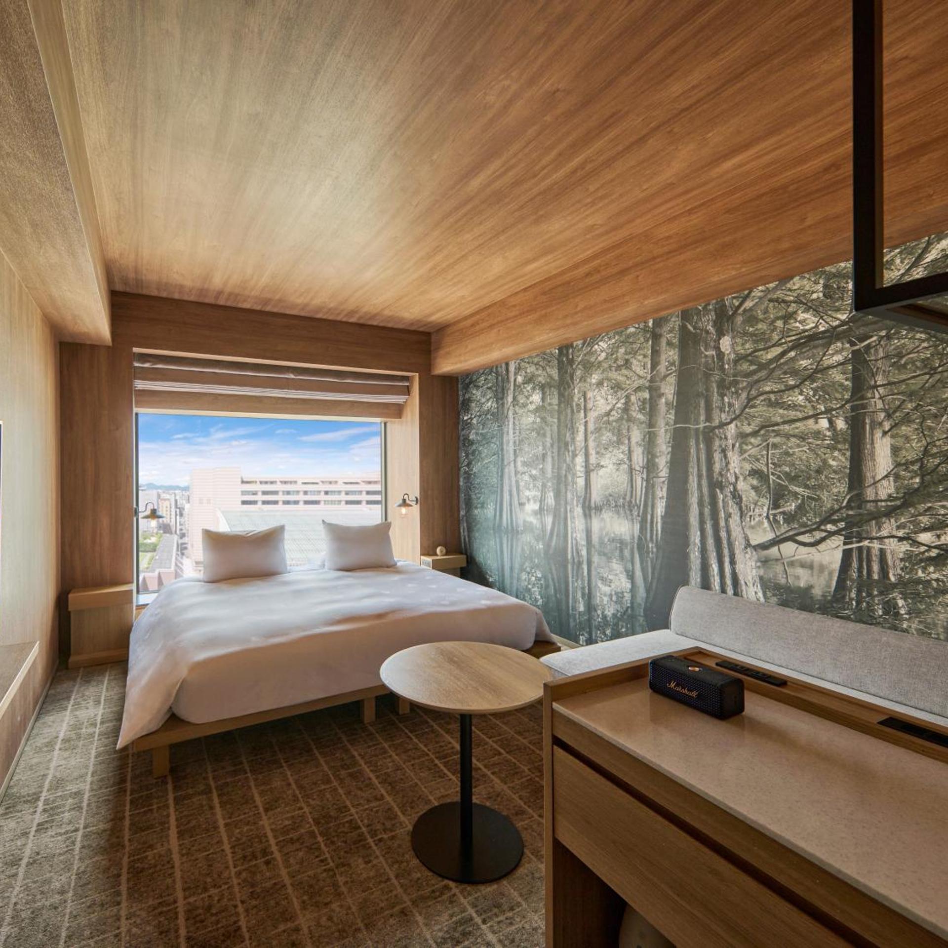 Superior, King Bed, River View, Sky Floor