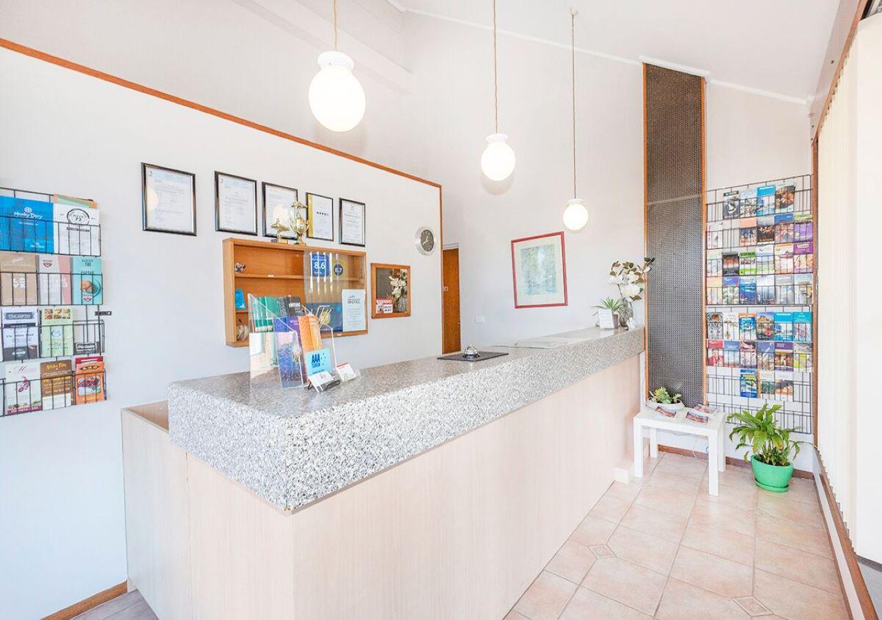 BURWOOD EAST MOTEL 3/16