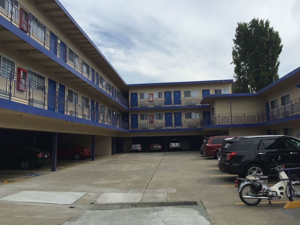 Surf Motel 37/42
