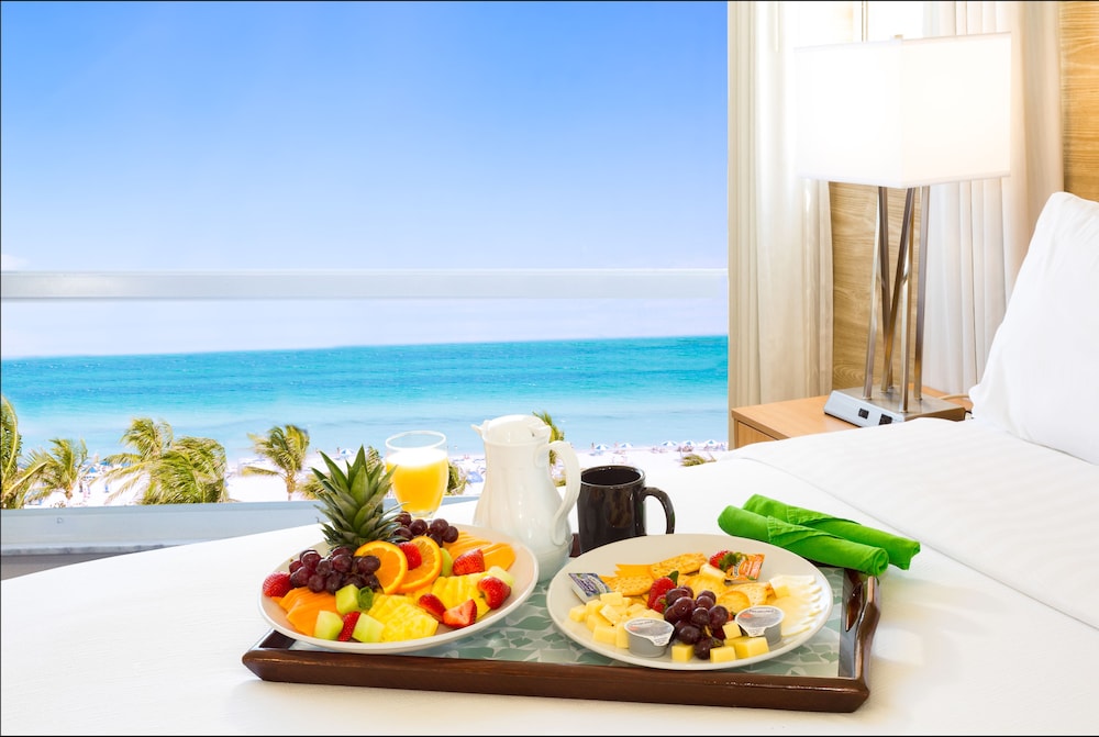 Holiday Inn Miami Beach Oceanfront Hotel 52/71