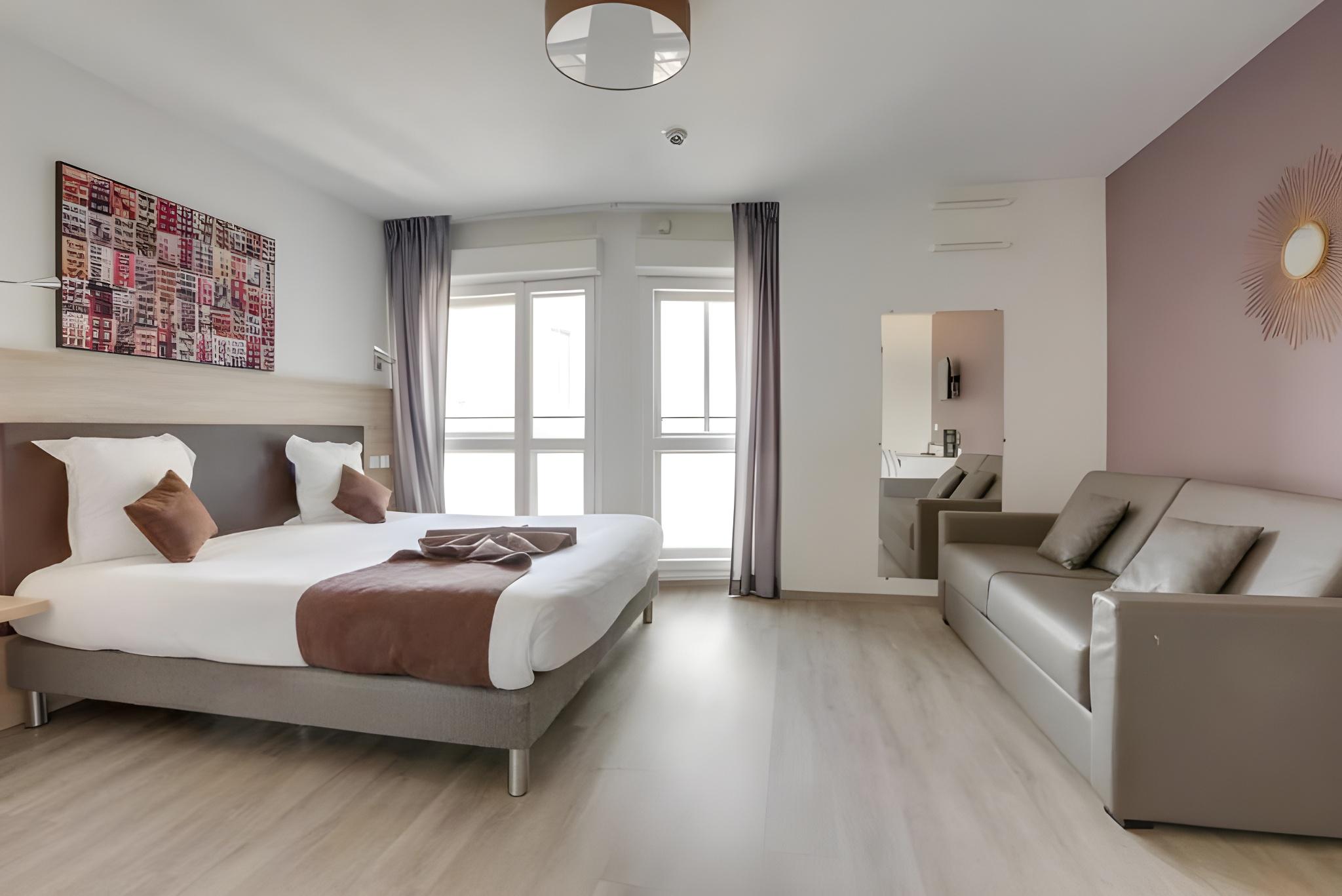 Studio, Double Bed, River View