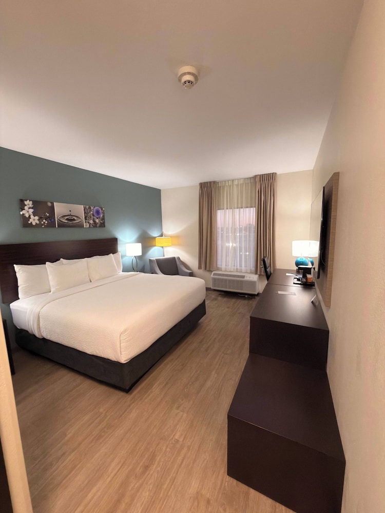 Sleep Inn - Oklahoma City Airport 10/32