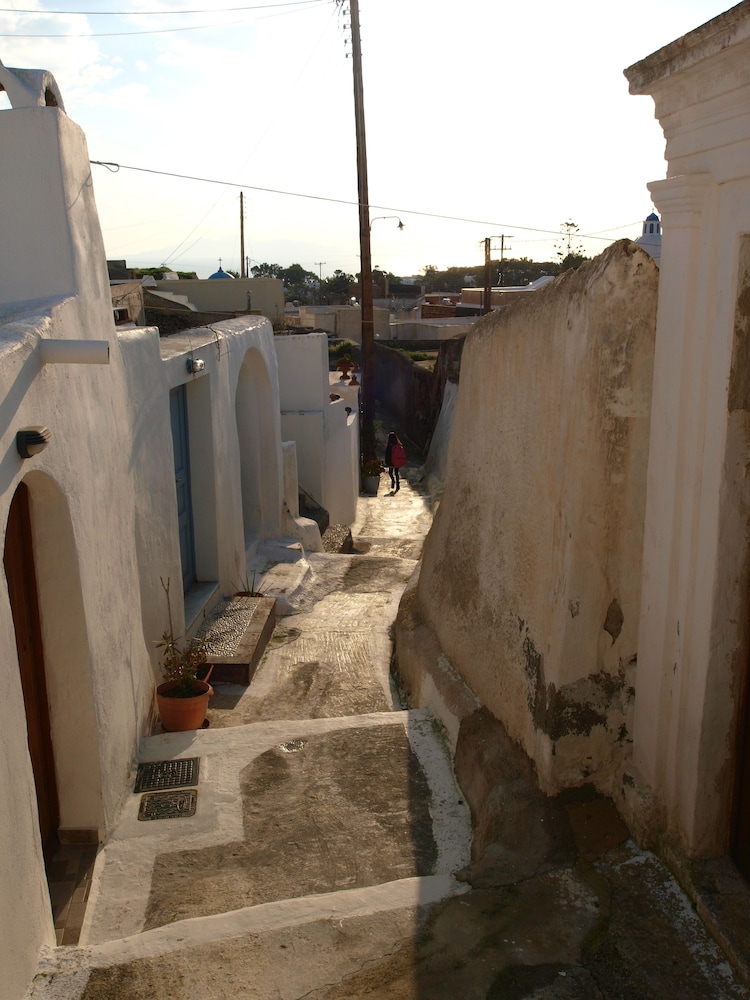 Santorini Caves 40/50