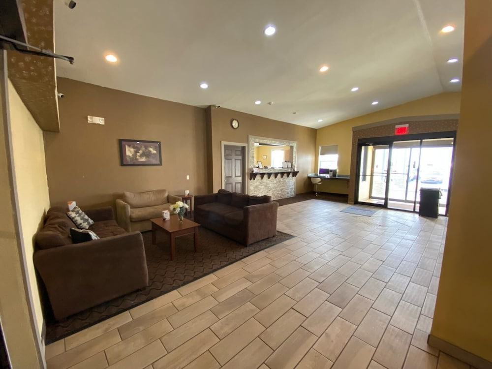 Super 8 by Wyndham Fort Wayne 38/58