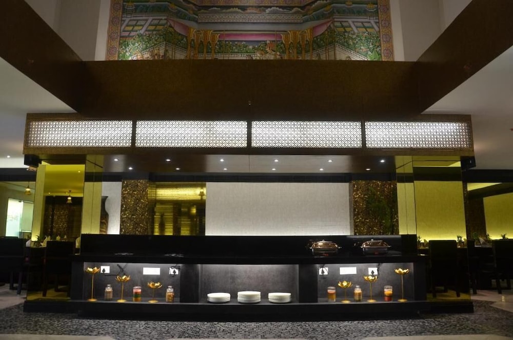 VESTA MAURYA PALACE 6/67
