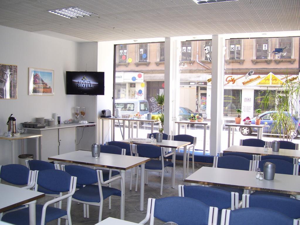 Space Hotel im Campus der Jvp Schule 16/19