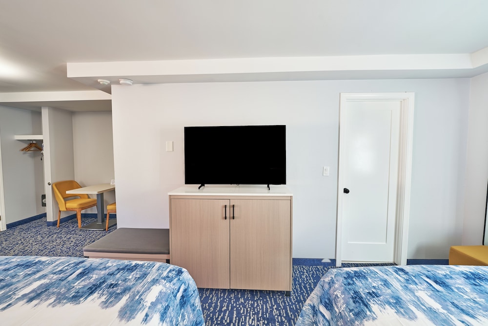 All Seasons Inn And Suites 22/26