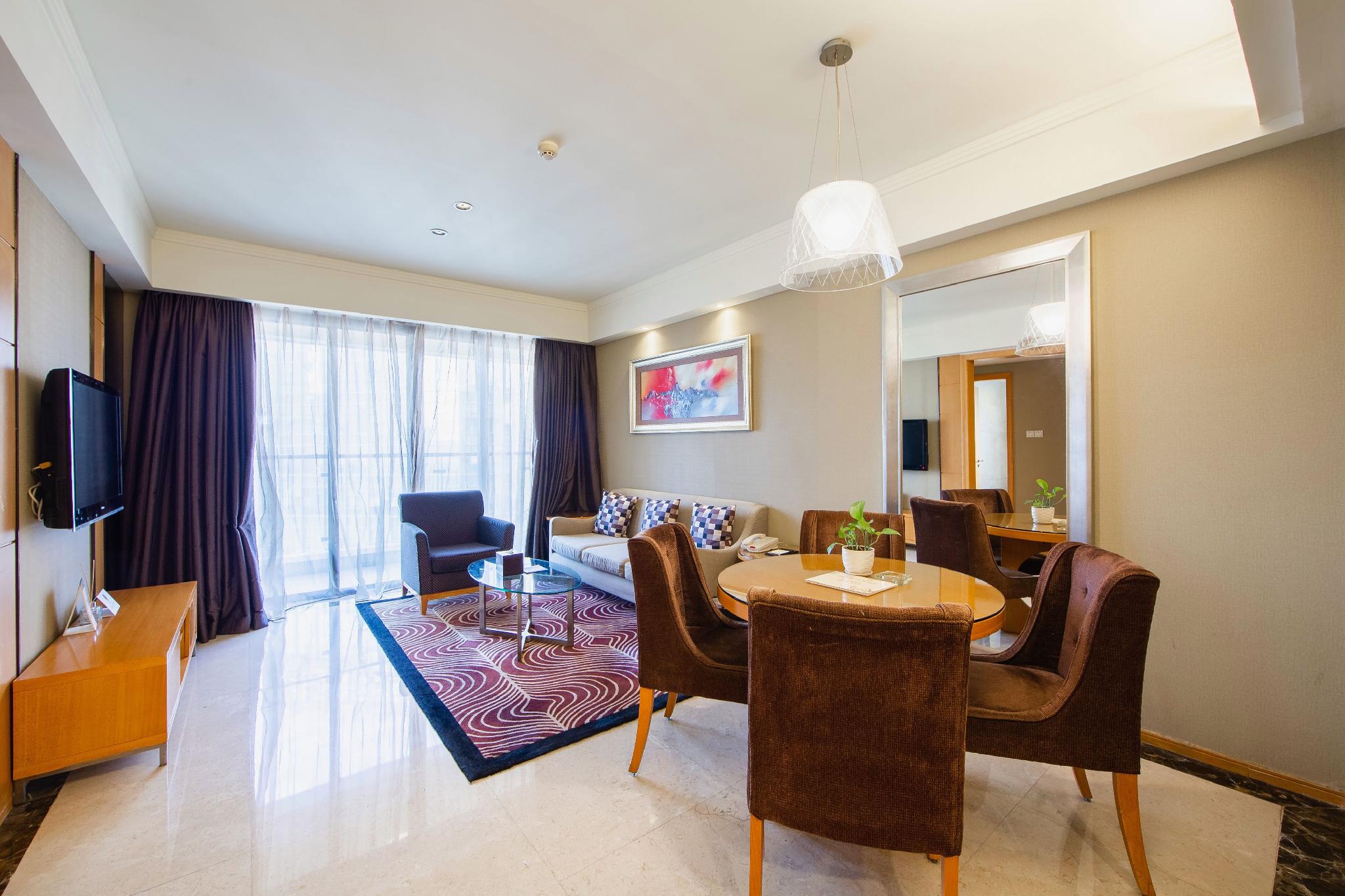 2 Bedrooms, Boutique