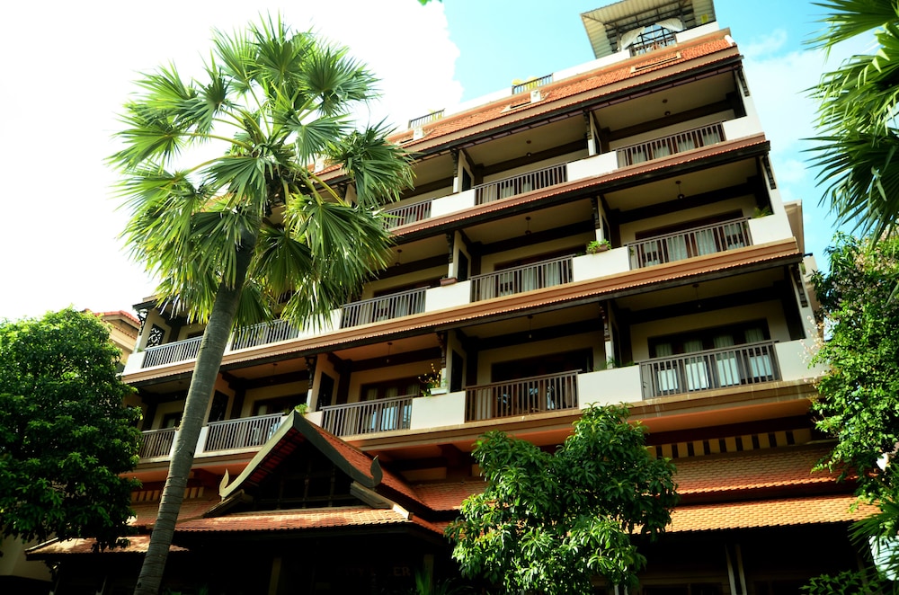 City River Hotel 4/62
