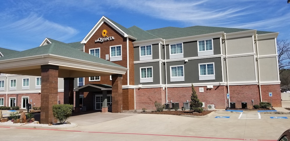 La Quinta Inn & Suites by Wyndham Tyler South 1/46