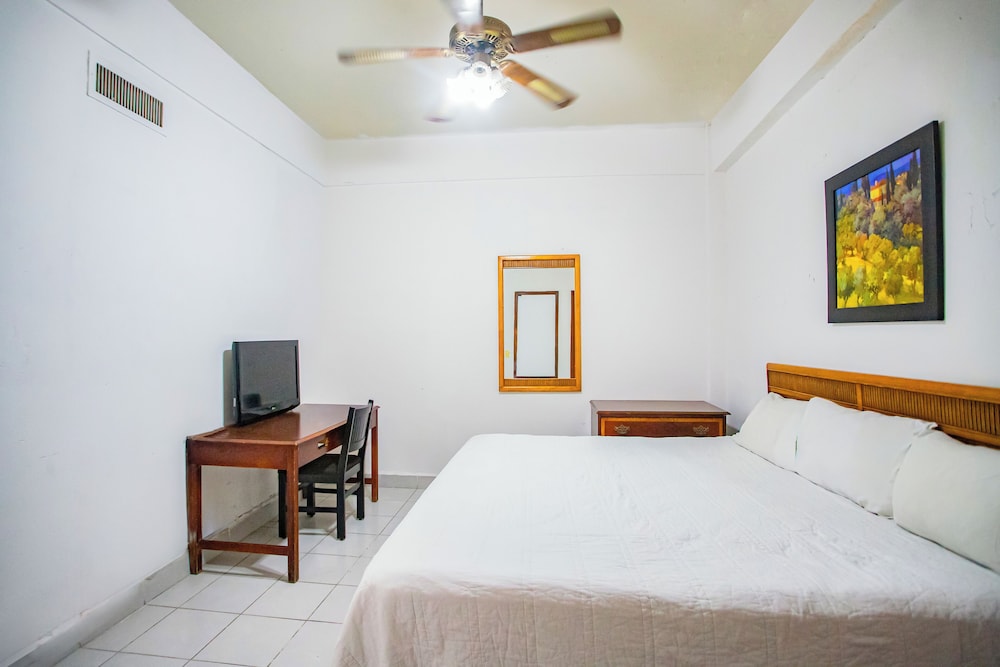 Premier Hotel 11/40