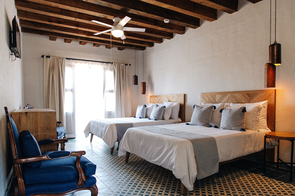 Dona Francisca Hotel Boutique 24/55
