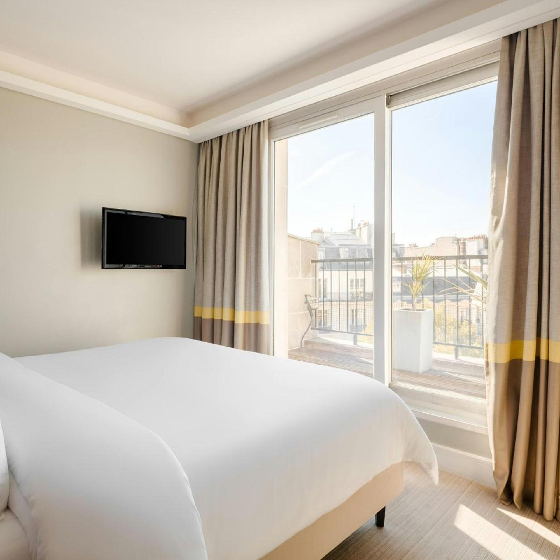 Roof Top, Suite, King Bed, Panoramic, Eiffel View