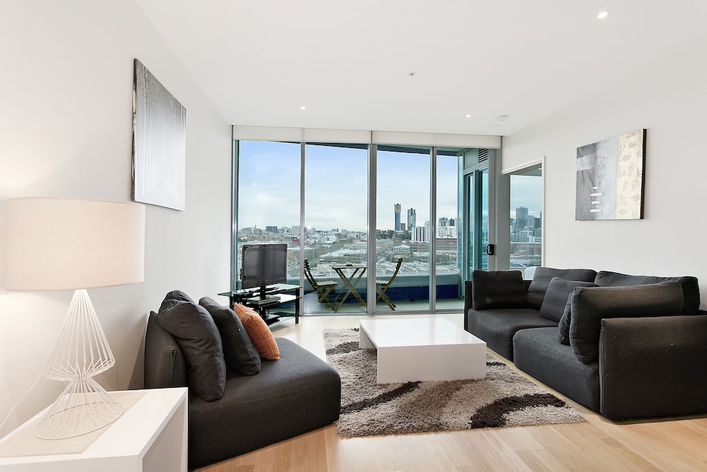 Docklands Private Collection of Apartments - Digital Harbour 40/50