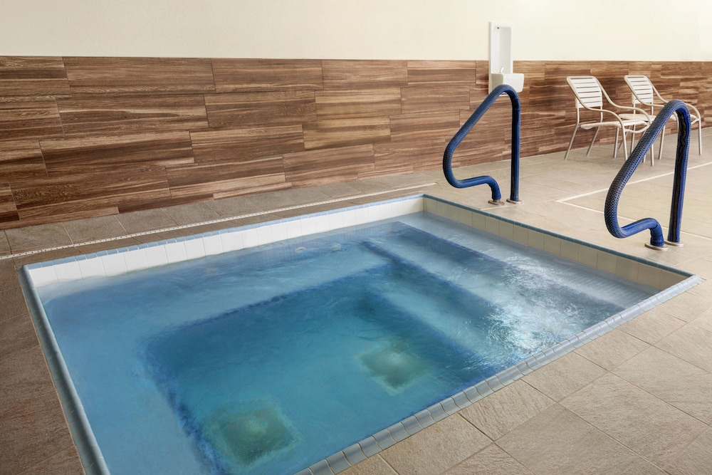 Fairfield Inn and Suites Omaha East/Council Bluffs IA 18/36