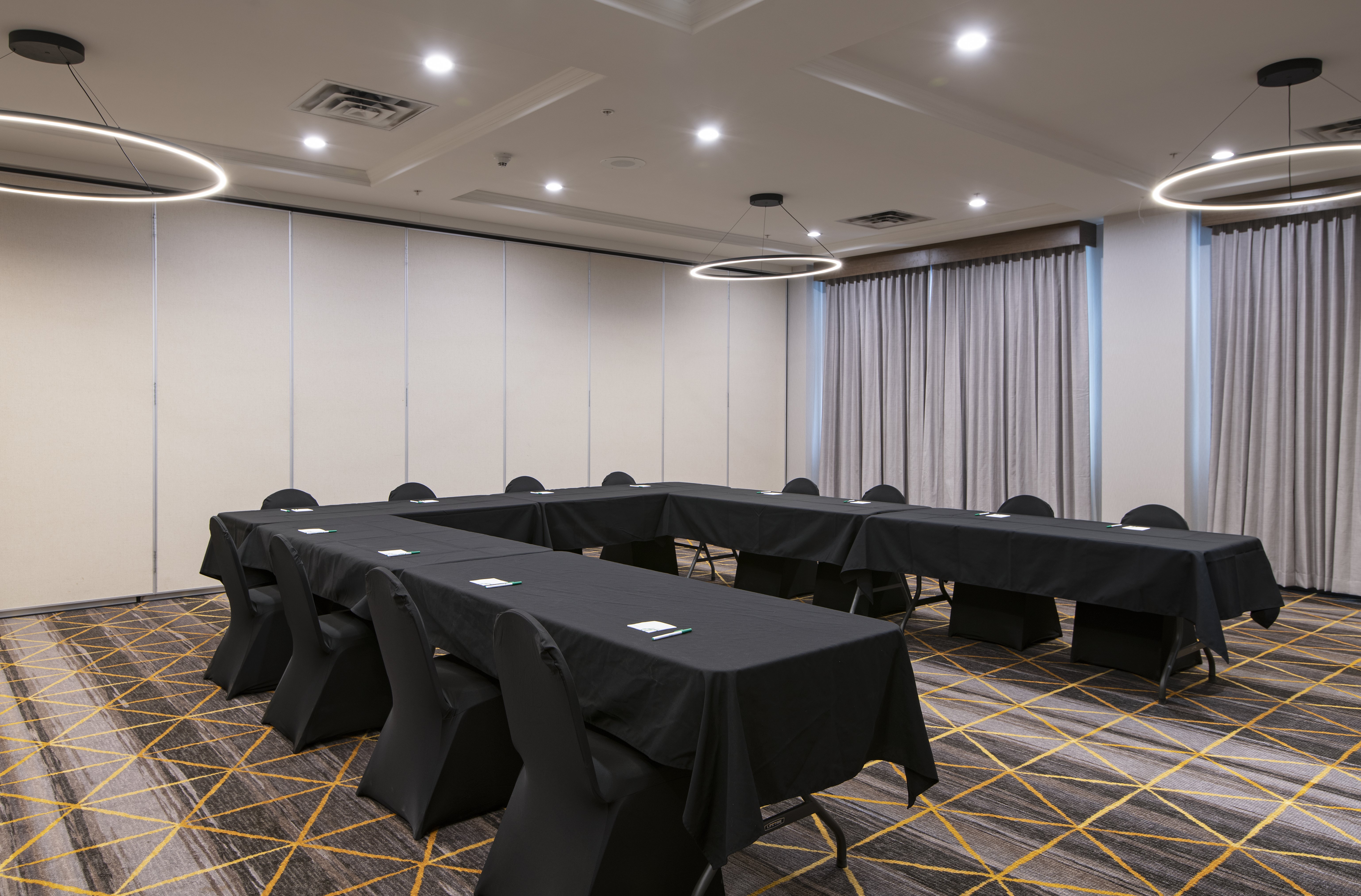 Holiday Inn Hotel Suites Kamloops 62/72