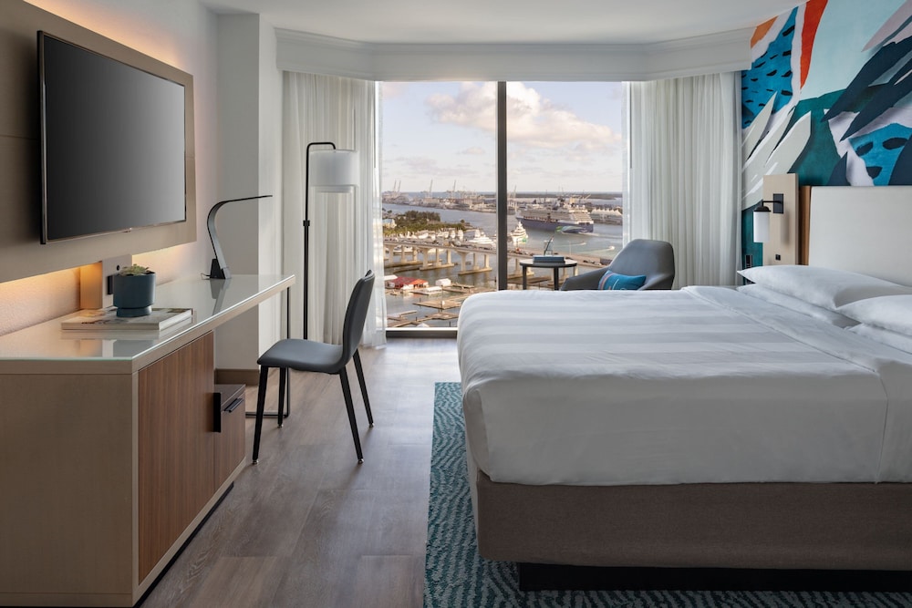 1 Bedroom, Presidential, Suite, King Bed, Bay View