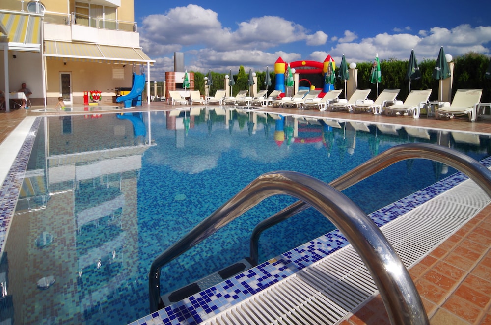 Plamena Palace 30/50