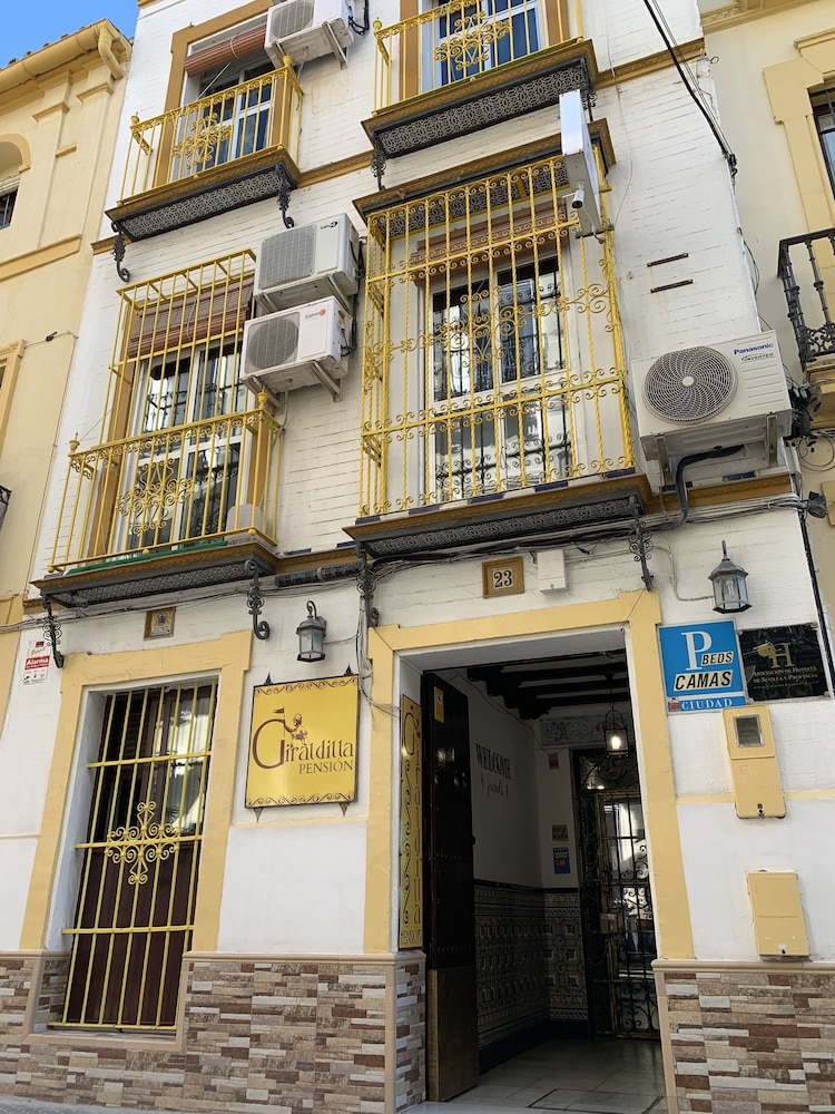 Pension Giraldilla 2/67
