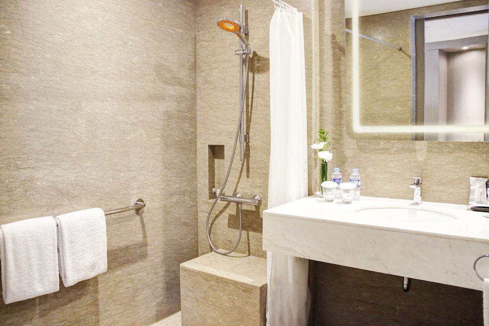 DoubleTree by Hilton Hotel Jakarta - Diponegoro 14/54