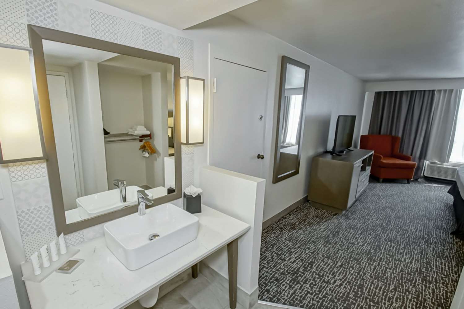 Country Inn & Suites By Radisson, New Orleans I-10 East, LA 35/35