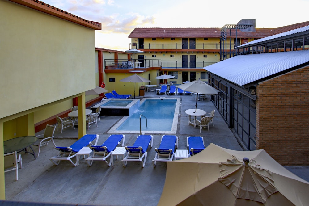 Hotel La Pinta 7/61