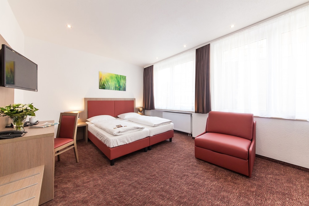 Novum Hotel Excelsior 5/56