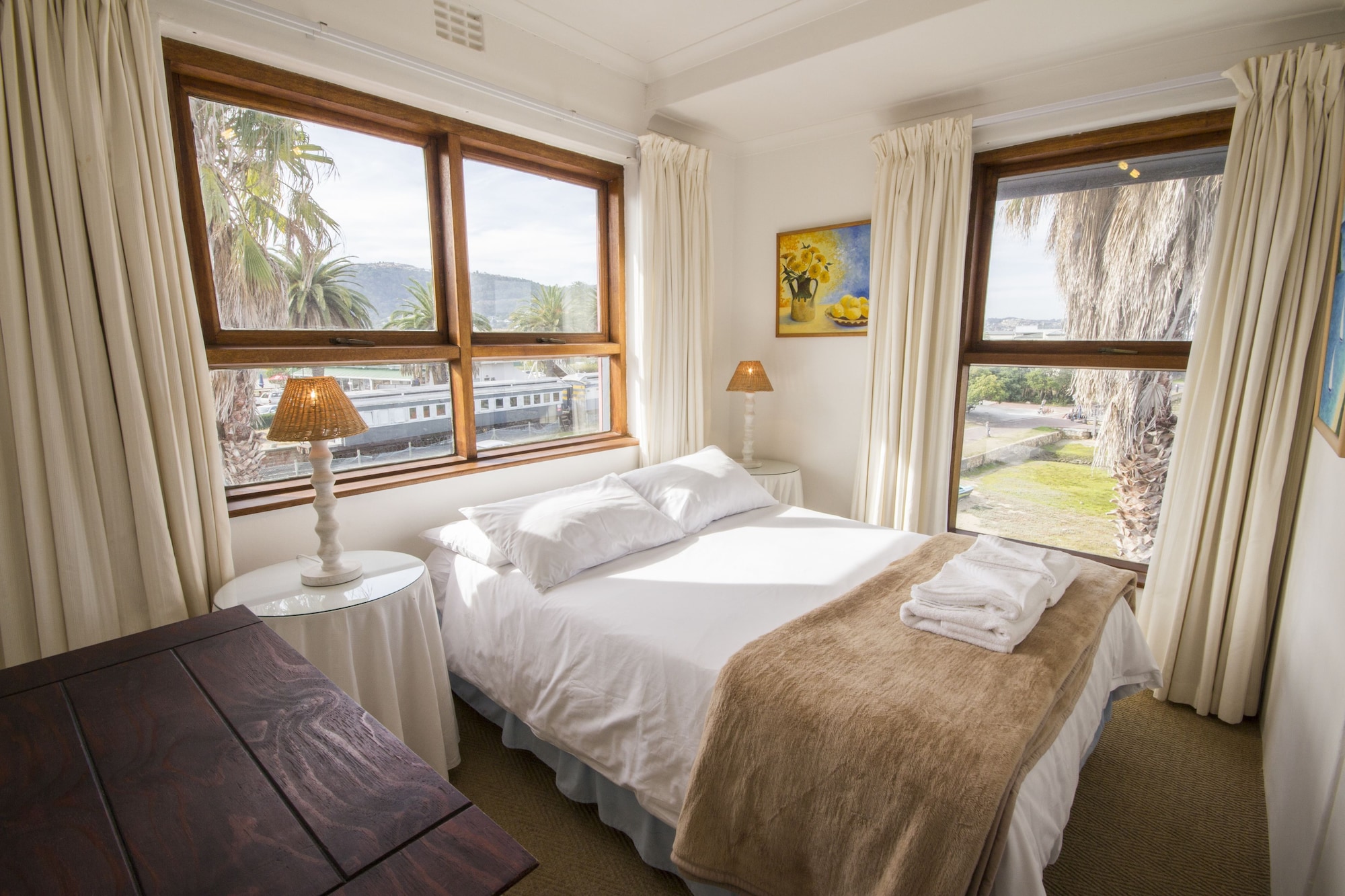 SELF CATERING, APARTMENT, TOP FLOOR