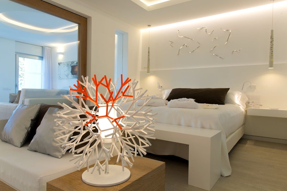 HOTEL CALA SAONA & SPA 45/59