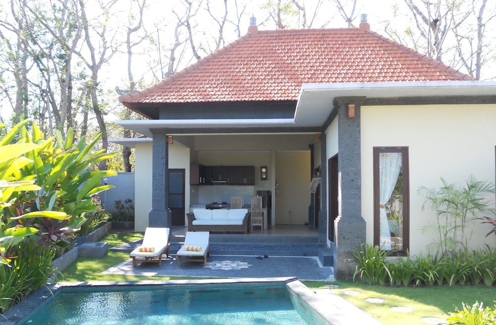 Avisara Villa and Guest House 47/50