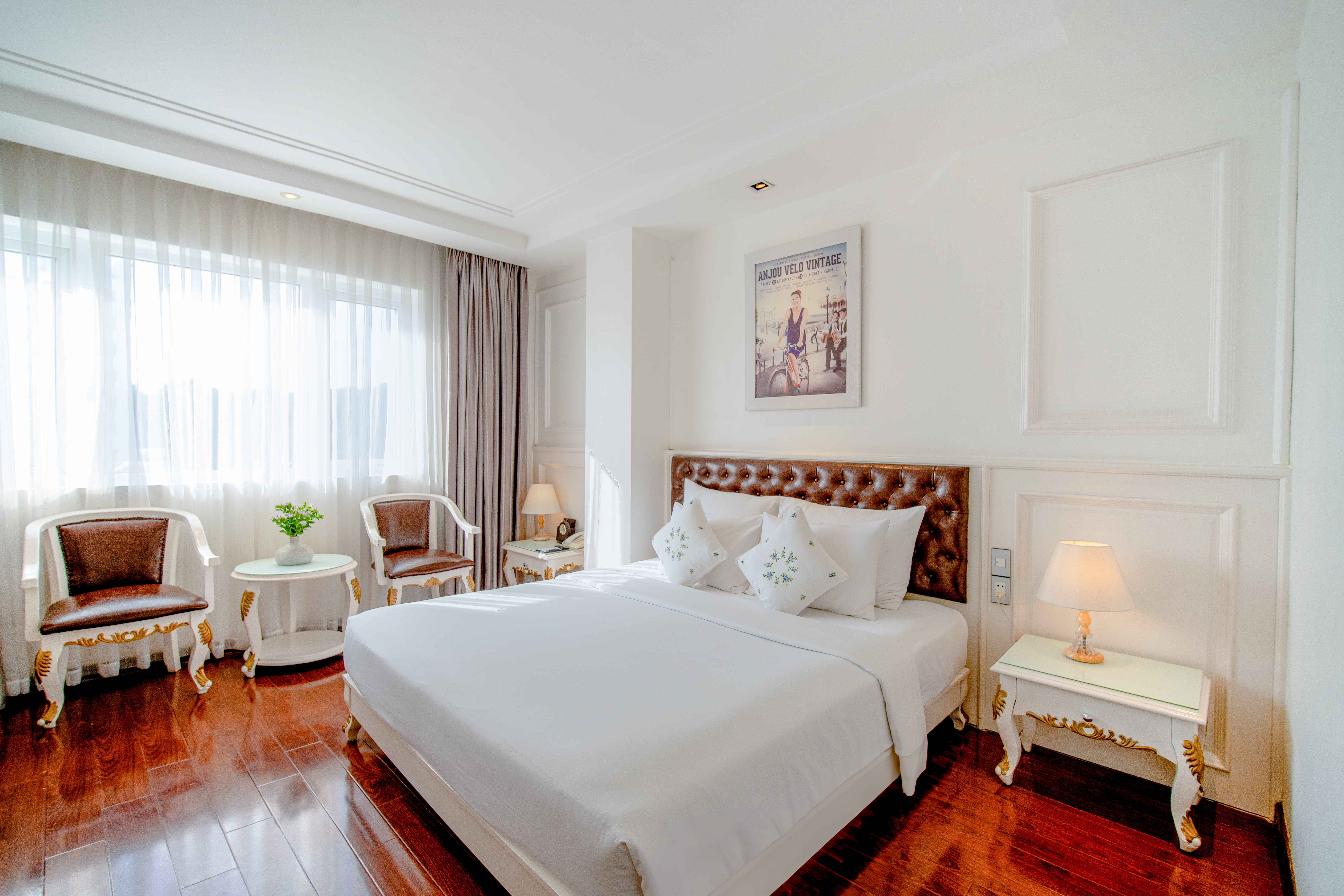 Signature, Saigon, Premier