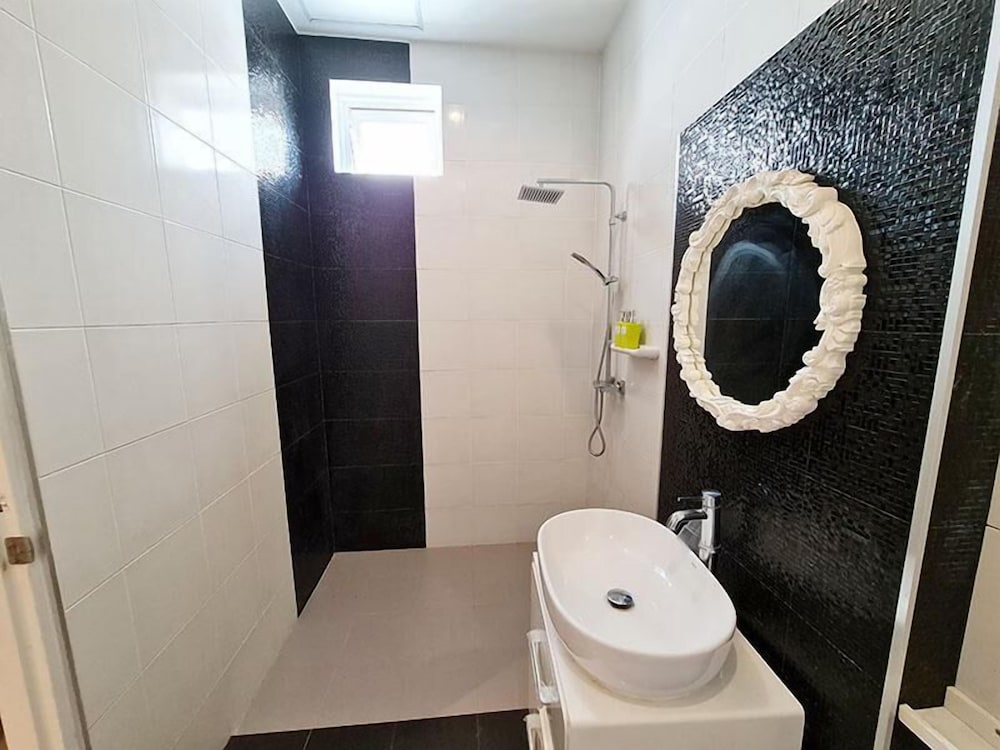 Jira Pool Villa 67/67