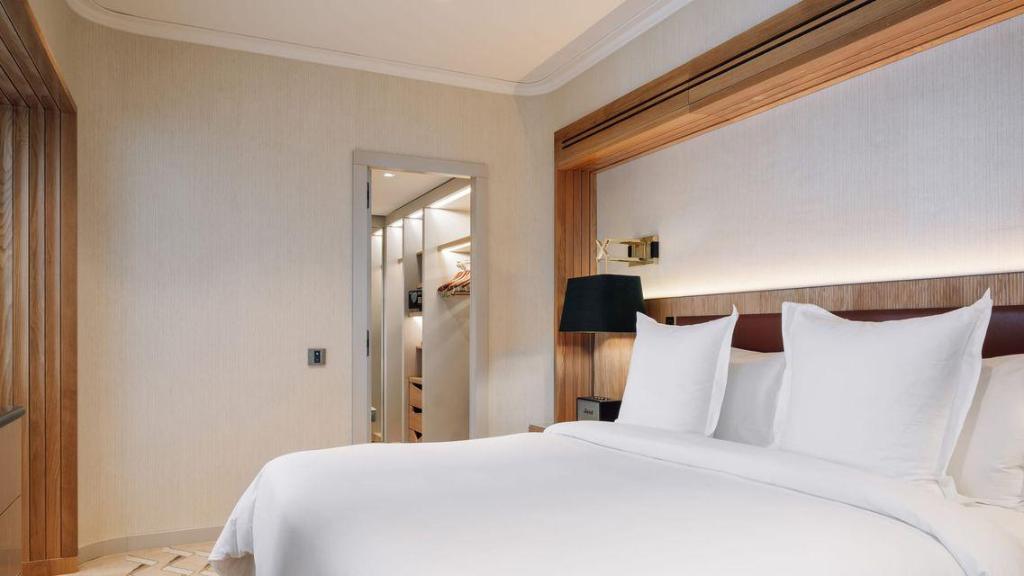 Four Seasons, Junior Suite, King Bed
