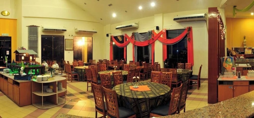 FELDA RESIDENCE TEKAM 18/24
