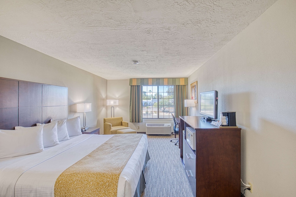 Best Western Green Valley Inn 8/40